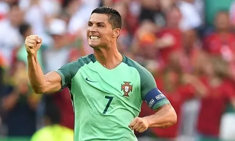 Cristiano Ronaldo: Anh lại làm chúng tôi bất ngờ