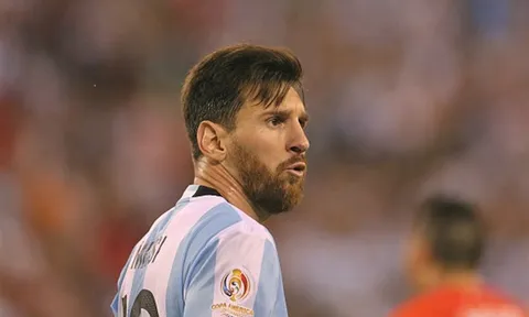 Từ Barcelona đến Argentina: Messi luôn 'bó tay' trước số phận