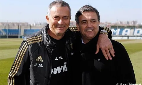 Cựu HLV V-League nhận lời làm 'tướng' cho Mourinho