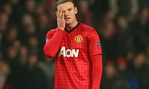 Chỉ duy nhất Sir Alex dám tống Rooney lên băng ghế dự bị