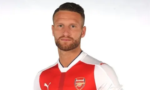 Tin vui cho Arsenal, Mustafi vẫn kịp ra mắt đúng hẹn