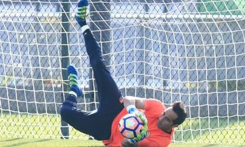 Claudio Bravo có thể sẽ không dự trận derby thành Manchester