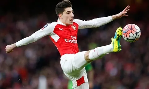 Lãnh đạo Barcelona bật cười vì giá của Bellerin
