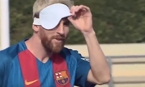 Bịt mắt, Messi vẫn khuất phục được tuyển thủ Tây Ban Nha