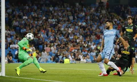 Chùm ảnh: Aguero 'bắn phá' liên hồi, Man City đại thắng ngày ra quân