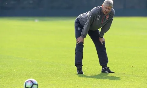 Wenger có tầm ảnh hưởng ngang Johan Cruyff