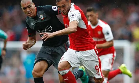 Wenger kêu gọi NHM kiên nhẫn với Lucas Perez
