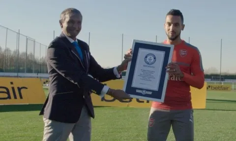 Wenger không tin Walcott lập kỷ lục thế giới