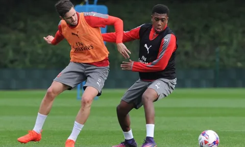 Wenger lộ đội hình xuất phát gặp Reading
