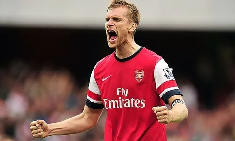 Werder Bremen xác nhận đã nói chuyện với Mertesacker