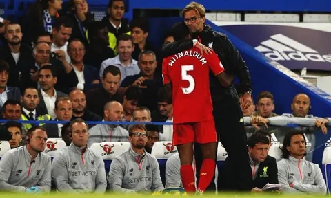 Mất trụ cột, Liverpool đổ lỗi cho người của MU
