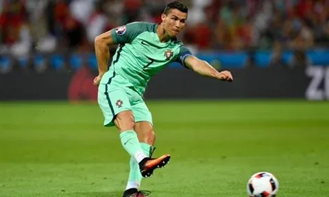 Phá lưới xứ Wales, Ronaldo đi vào lịch sử EURO