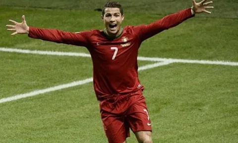 Ronaldo 'nắn gân' đồng đội trước EURO 2016