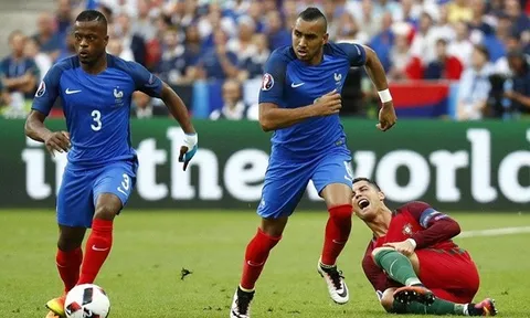 Người cũ M.U ca ngợi cú hạ đo ván Ronaldo của Payet