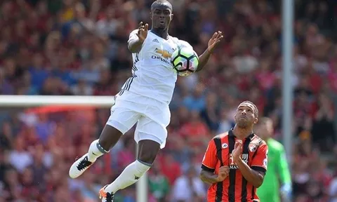 Sướng Ibra, đừng quên Eric Bailly