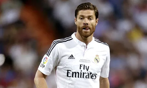 Xabi Alonso thời còn tung hoành La Liga