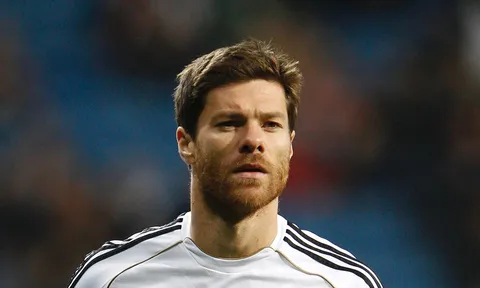 Xabi Alonso và những pha xử lý có 1-0-2
