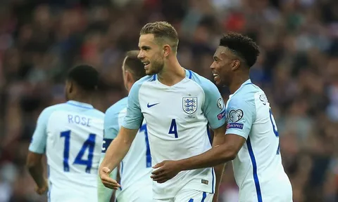 Xác nhận: Rooney mất băng thủ quân vào tay Henderson