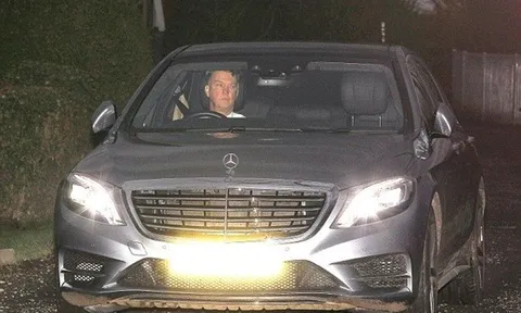 Lạ thay: Ibrahimovic dùng xe cũ của Van Gaal