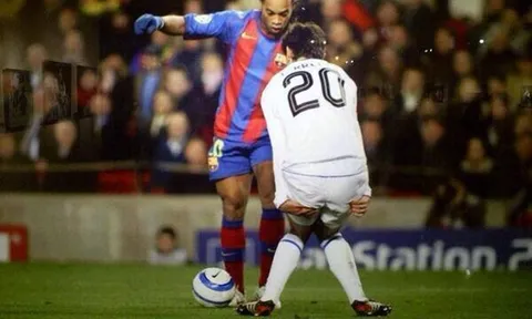 Xem lại Ronaldinho làm khổ Real Madrid năm 2007