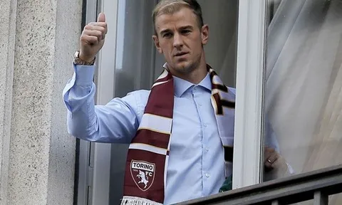 XONG! Joe Hart xuất hiện rạng rỡ bên áo đấu Torino