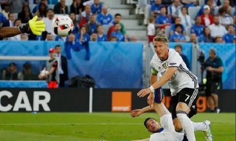 Schweinsteiger cân bằng kỷ lục ra sân tại World Cup, EURO