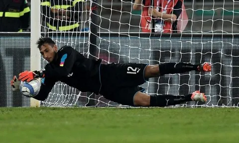 Thay De Gea, Man Utd nhắm 'Buffon đệ nhị'