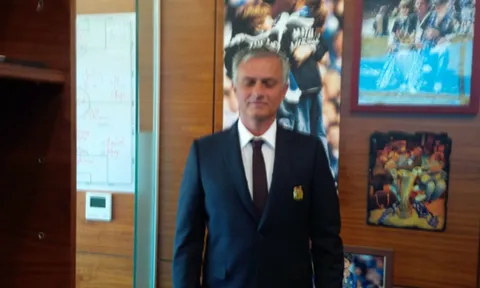 CỰC NÓNG: Mourinho để lộ đội hình M.U, có tên Pogba