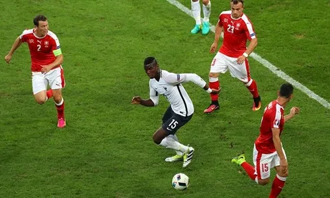 Paul Pogba, 'bùa hộ mệnh' và hàng... 'Made in China'