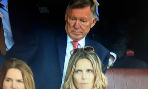 Sir Alex 'cạn lời' khi M.U của Mourinho lép vế ở derby