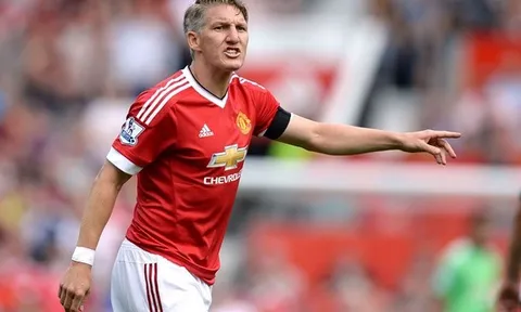 Schweinsteiger lại khiến CĐV Man Utd ấm lòng