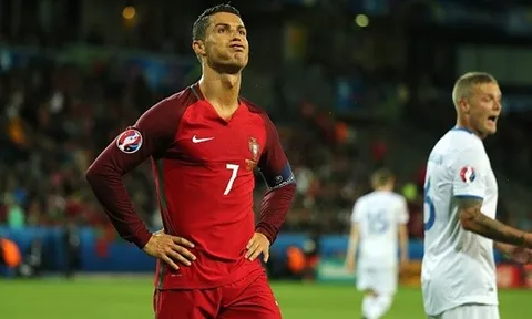 Sốc: Ronaldo lọt ĐHTB loạt trận đầu EURO 2016