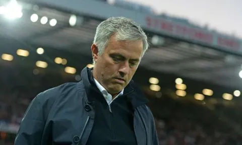 Sốc: Bị đày ải, sao M.U cạch mặt Jose Mourinho