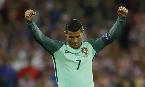 Tuyển Bồ Đào Nha tìm cách "cởi trói" cho Cristiano Ronaldo