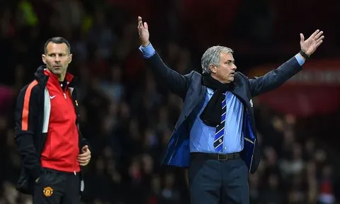 “Chỉ có Sir Alex mới khuyên được Giggs ở lại”