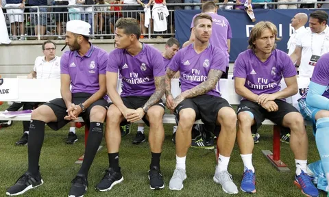 Zidane, 4-4-2 và Bale