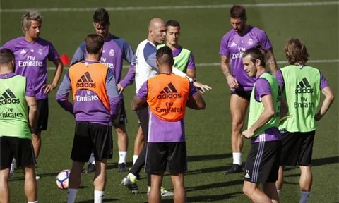 Zidane lần thứ ba 'nổi điên' trong phòng thay đồ Real Madrid