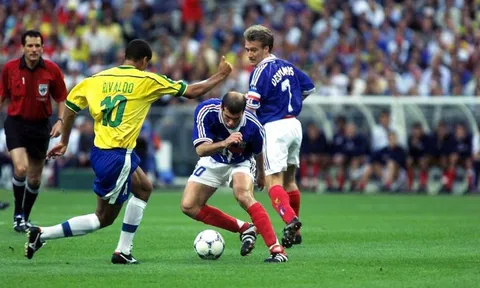 Zinedine Zidane hủy diệt Brazil ở World Cup 98