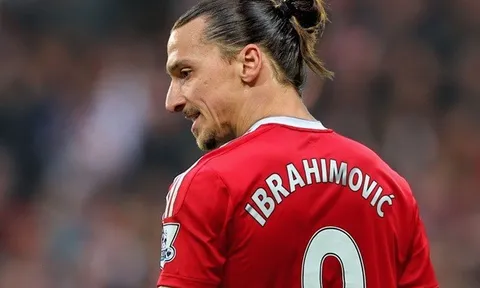 CĐV MU lấy Ibrahimovic để chế nhạo fan Arsenal