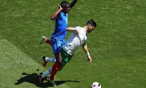 Trọng tài Nicola Rizzoli bản lĩnh khi thổi penalty