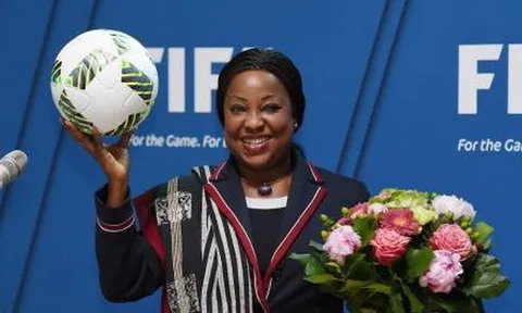 Nữ Tổng Thư ký FIFA Samoura chính thức ngồi vào "ghế nóng"