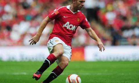 Paul Scholes bất ngờ thi đấu trở lại