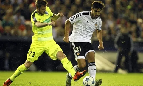 Vụ Andre Gomes: Chi 32 triệu bảng, Chelsea bị từ chối