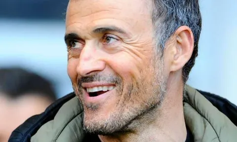HLV Luis Enrique được Barca tưởng thưởng