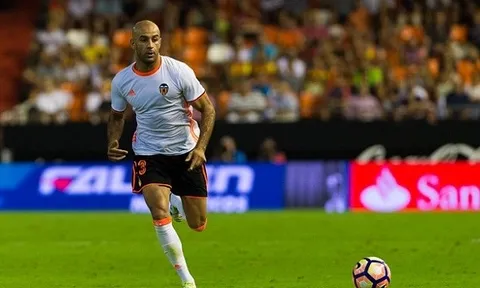 Valencia sắm thêm hậu vệ, Arsenal lại sáng hy vọng với Mustafi