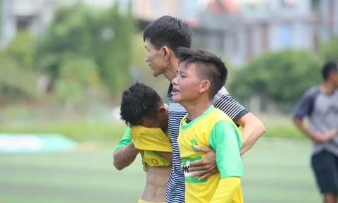 Bóng đá Hà Nội và Đà Nẵng bị tố gian lận tuổi
