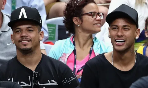 Neymar phải nộp tiền phạt trốn thuế