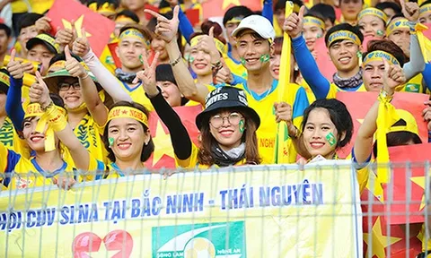 Fan nữ SLNA "đại náo" Hàng Đẫy