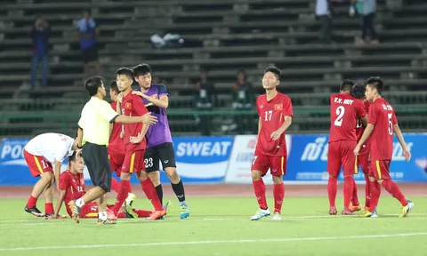 “U16 Việt Nam đá hay nhưng lại… không may”