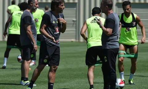 Chelsea và sự thành bại ở “đôi cánh”